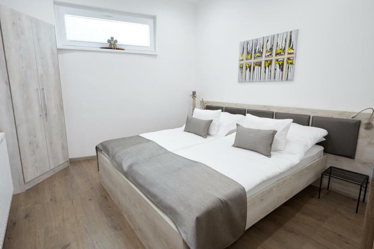 Foter Ii. Apartment *