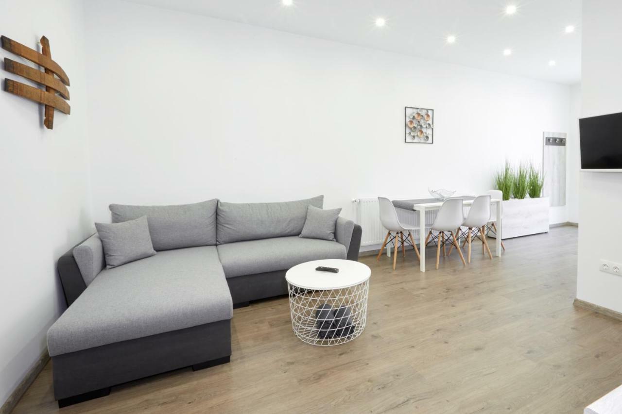 Foter Ii. Apartment